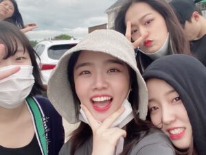 Moon Joo-yeon Instagram - 5주년기념, 그럼에도 5주년
별처럼 달처럼 앞으로도 즐겁게✨
#열여덟의순간
#momentateighteen