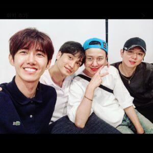Moon Jun-young Instagram - 🙆🏻‍♂️(하트)