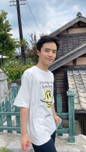 Moon Woo-jin Instagram - 오늘 날씨가…🥵🥵🥵