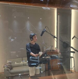 Moon Woo-jin Instagram - 후시녹음중🎤
지금과 전혀 다른 캐릭터! 문우진 기대해주셔도 됩니다😎