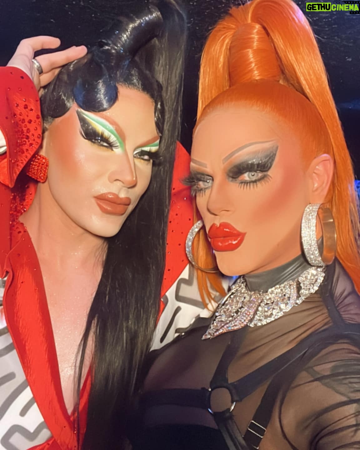 Morgan McMichaels - 1.4K Likes - Executive Suite Nightclub @executivesuite backstage photos with the girls !!! It was such a fabulous Long Beach Pride kick off
Show and baby we were having a good ol fashioned Kiki in the back !!! Thank you to @kimorablac @trinitythetuck @azalea.mcmichaels @ongina & @living4q for such a Fierce show !! See you all tonight at the suites !!!