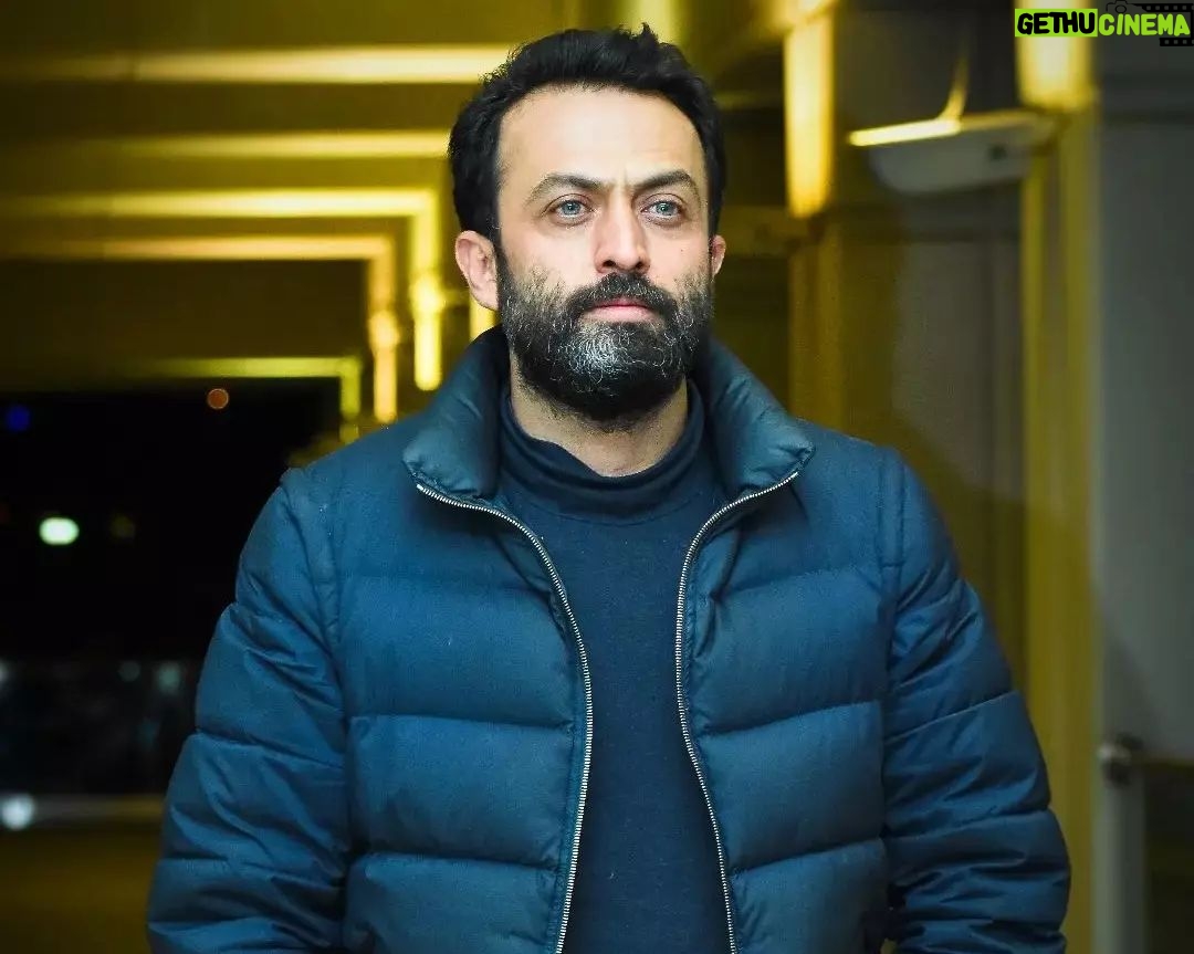 Mostafa Zamani - 8.2K Likes - 📽🎬
نشست خبری فیلم سینمایی "بدون قرار قبلی" در کاخ رسانه "برج میلاد"
چهلمین جشنواره فیلم فجر
دوشنبه ۱۸ بهمن ماه ۱۴۰۰
#مصطفی_زمانی#مصطفی#زمانی#بازیگر#بازیگران#هنر#هنرمند#هنرمندان#هنرمندان_ایرانی#ایرانی#اکسپلور#فیلم#سینما#عکس#پرتره#چهره#mostafazamani#mostafa#mustafa#actor#actors#art#artist#artists#famous#celebrity#instagram#like4like#explore#popular