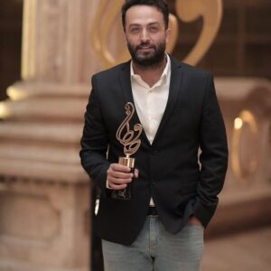 Mostafa Zamani Instagram - .
تندیس حافظ🏆 بهترین بازیگر مرد درام تلویزیون برای بازی در "سریال نهنگ آبی"
بیستمین جشن تلویزیونی و سینمایی "حافظ"
شنبه ۲۵ مرداد ماه ۱۳۹۹
#مصطفی_زمانی#مصطفی#زمانی#بازیگر#بازیگران#هنرمند#هنرمندان#هنرمندان_ایرانی#ایرانی#چهره#سریال#عکس#جشن#حافظ#mostafazamani#mostafa#mustafa#actor#actors#art#artist#artists#famous#celebrity#photo#instagram#like4like#star#superstar#popular