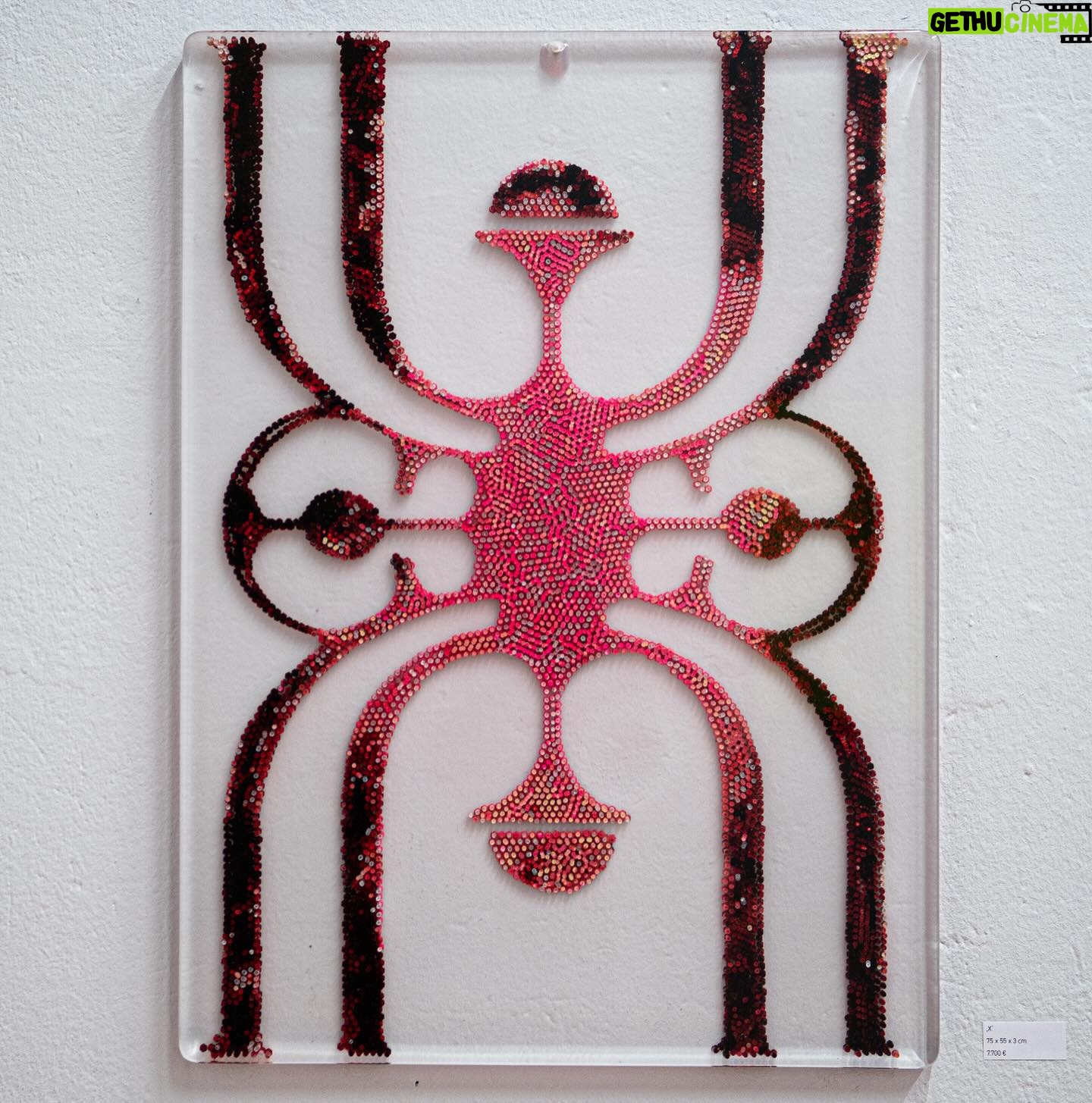 Mr. Paradox Paradise - 5K Likes - Exhibition tomorrow
„Ornaments“
@galerie.grolman
————————————
@nikakramer 📸
————————————
#berlin #gallery #art #resinartwork