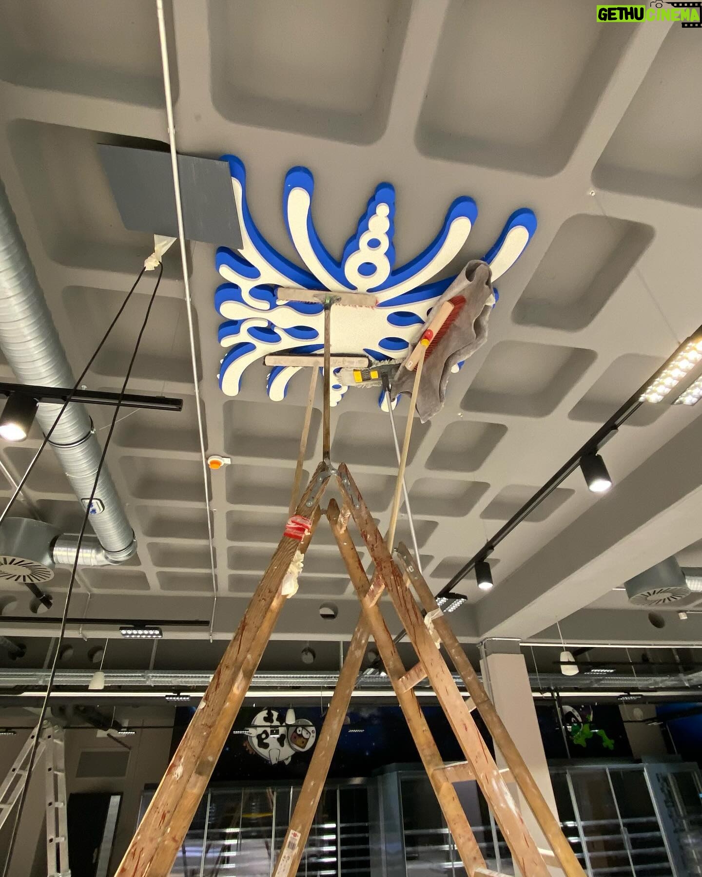 Mr. Paradox Paradise - 4.9K Likes - Letter X
Find it at Metro Bülowstr. Berlin
—————————————
#sculpture #installationart #paraglyphs #paradoxform #spiritual letters