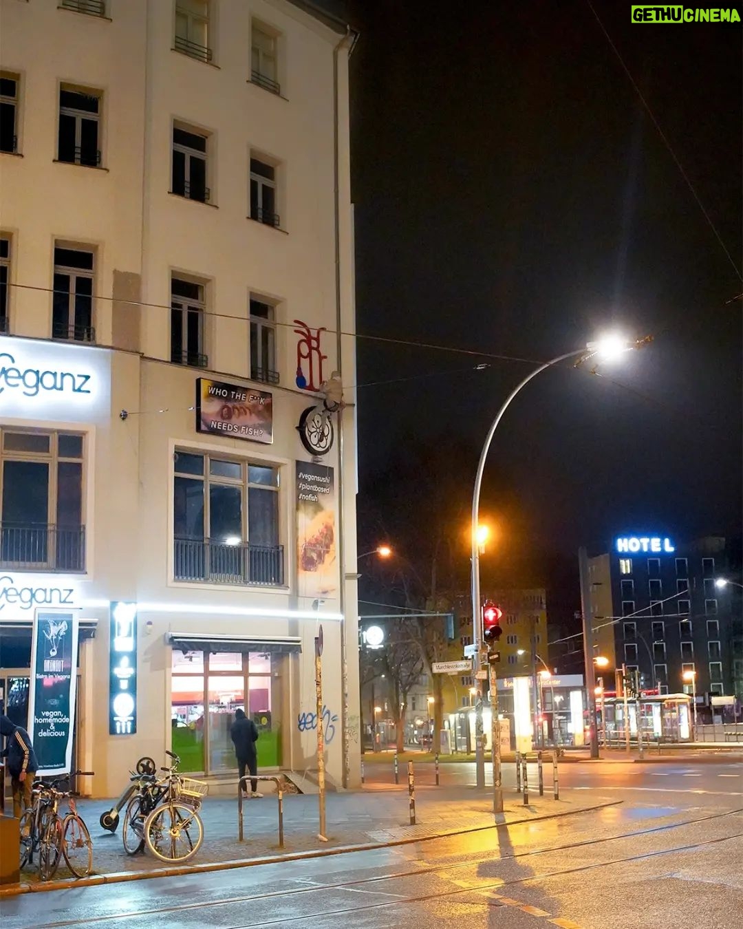 Mr. Paradox Paradise - 7.9K Likes - Letter B 📸Not stolen👍
Illegal Installation At veganz Berlin
Hotspot art Warschauer Straße.