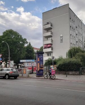 Mr. Paradox Paradise Instagram - Stolen streetart🥀.
