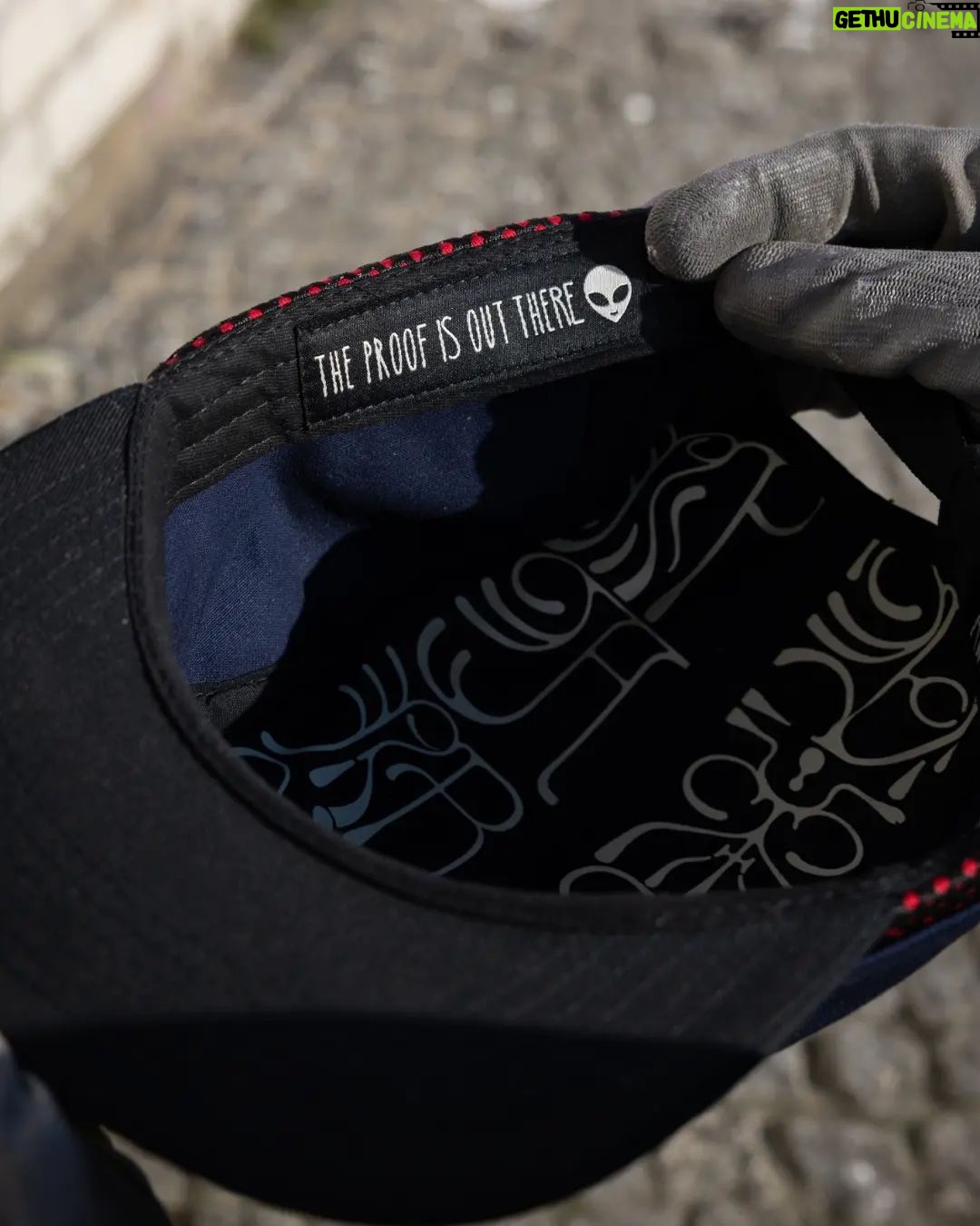 Mr. Paradox Paradise - 5.6K Likes - Sold out
If It's already sold Out, make Sure to take a Look at Overkill shop they got 125 Caps.
All Caps are limited to 300 PCs 100% Cotton btw ITS my First Cotton Cap IT needs some days to fits your head like shoes ,with the old reliable closing system IT fits all heads except children.IT hast Side pockets to stash your Money. Also U can hide sdcards ,lockpicks and so on,of cause the cap comes with quotes Like all my Designs and don't forget Only wash caps with hands, Peace. Mr.paradox paradise
@overkillshop
@overkillgraffiti