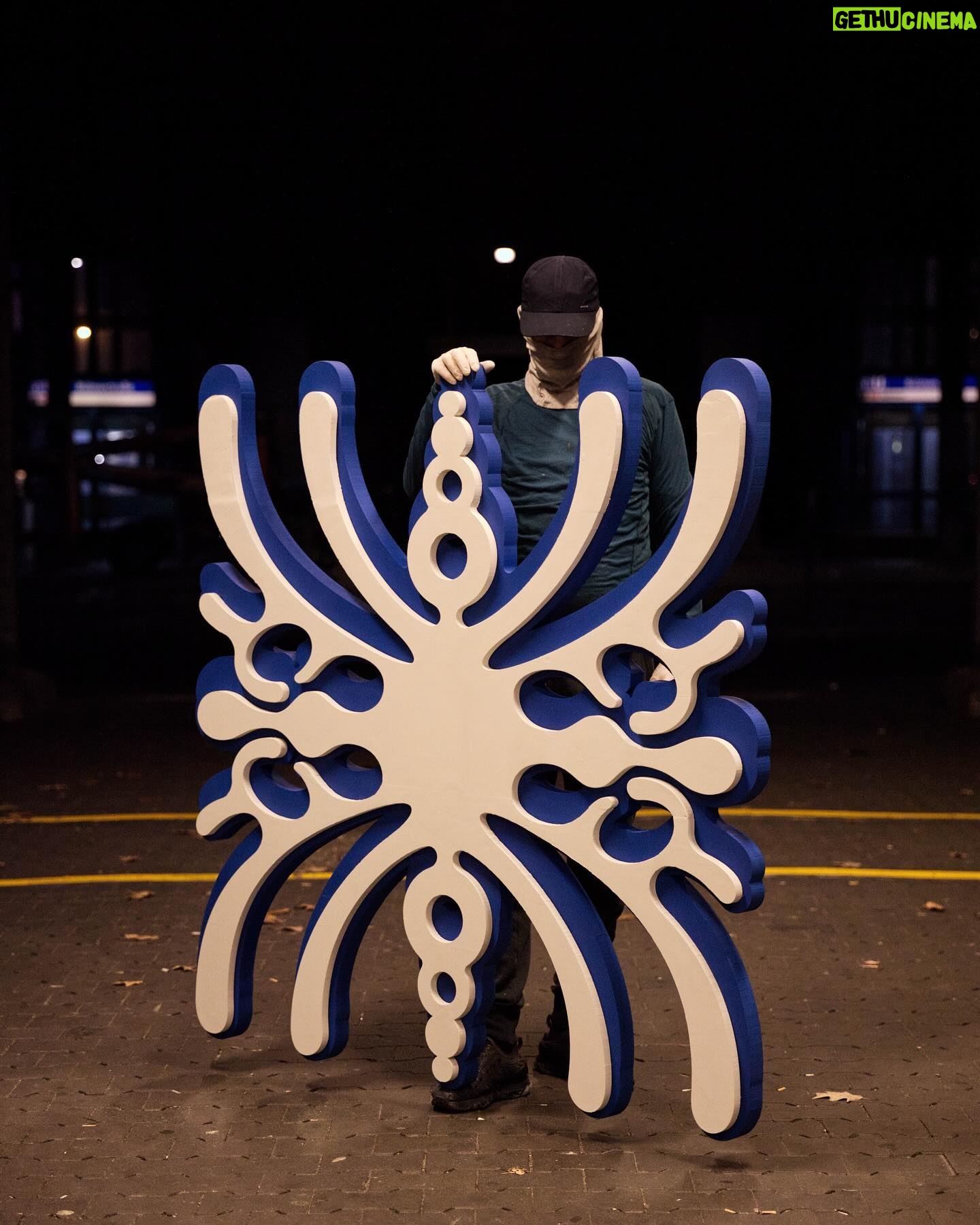 Mr. Paradox Paradise - 4.9K Likes - Letter X
Find it at Metro Bülowstr. Berlin
—————————————
#sculpture #installationart #paraglyphs #paradoxform #spiritual letters