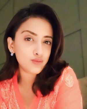 Mrinalini Chatterji Instagram - Random Selfies  at Office .....
🌻