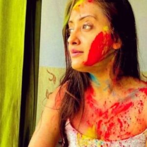 Mrinalini Chatterji Instagram - HAPPY HOLI❣️🌻 GUYS.. Play a safe holi..

(P.S- don't put colours to those who doesn't wants to play and do not put  colours on animals too specially on street dogs &cats... 🙏 it's a request.) Leave them alone from this colourful event

Enjoy.. have fun guys...😘😘😘