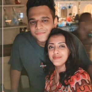 Mrinalini Chatterji Instagram - Samay aj tumhara Samay hai aur tum srif aapne haat mein ho..... - lo aj diya main jawab ki tum kiske haat mein ho.. lol🤪🤪 m sorry for the bad Pj.

But I wish u great  success , good wealth, health and good  fortune .🌻🎂 Once again Happy Birthday .. Shine brighter and just fly higher..
God bless you❤️ lots of love