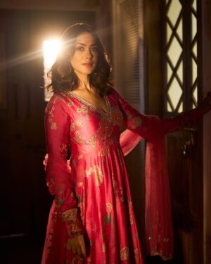 Mrunal Thakur Instagram - Some years are for growing 

  But this one ….

  This one is for 

💗B L O O M I N G 💗