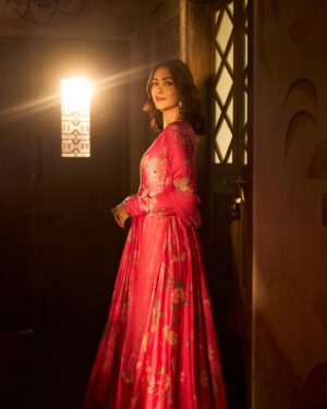 Mrunal Thakur Instagram - Some years are for growing 

  But this one ….

  This one is for 

💗B L O O M I N G 💗