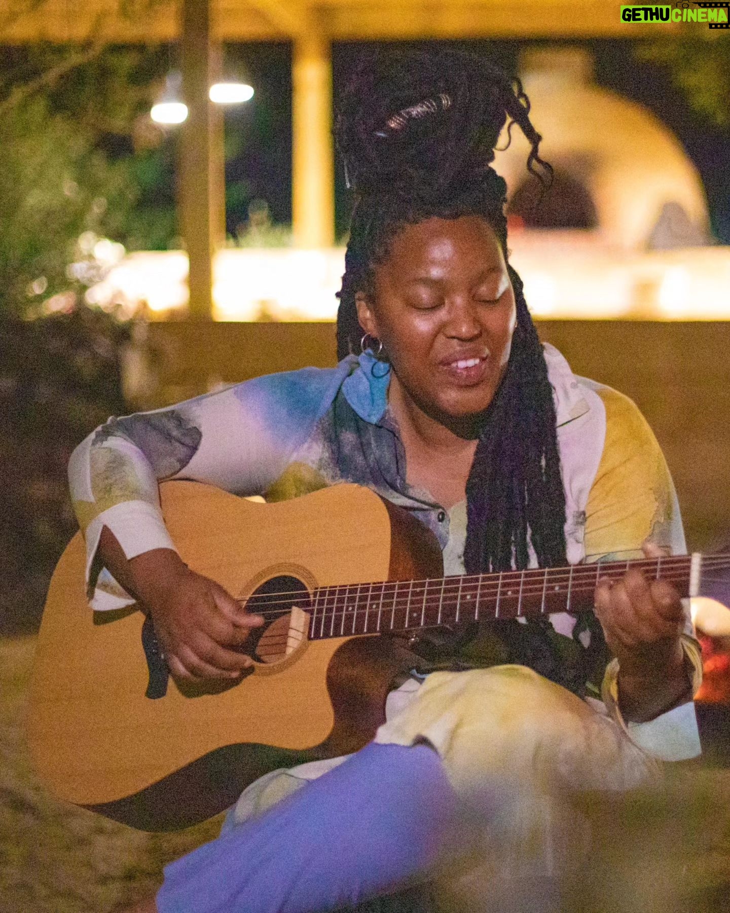 Msaki - 137.5K Likes - Last year in September during the SPRING EQUINOX, I created and hosted a retreat focused on wellness and creativity with some of the most incredible lightworkers. I was needing rest, a reminder about my intrinsic connection to my creativity and to SOURCE. It felt right to do it in community and in synch with nature. We are doing it again this year and I am excited to share more. 👉@misimu_life 🍃🍂
#wellnesswednesdays
#creativity
#spring
#msaki
Photos by @itsarthurdlamini 🌸✨