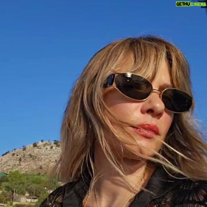 Müge Boz - 19.6K Likes - Sanki 'pış pış pış, emzirme, bez değiştirme, hadi kızım hadi .... loop unda değilmişim de dinleniyormuşum gibi fotoğraf paylaşayım bari🫣
.
#Reklam