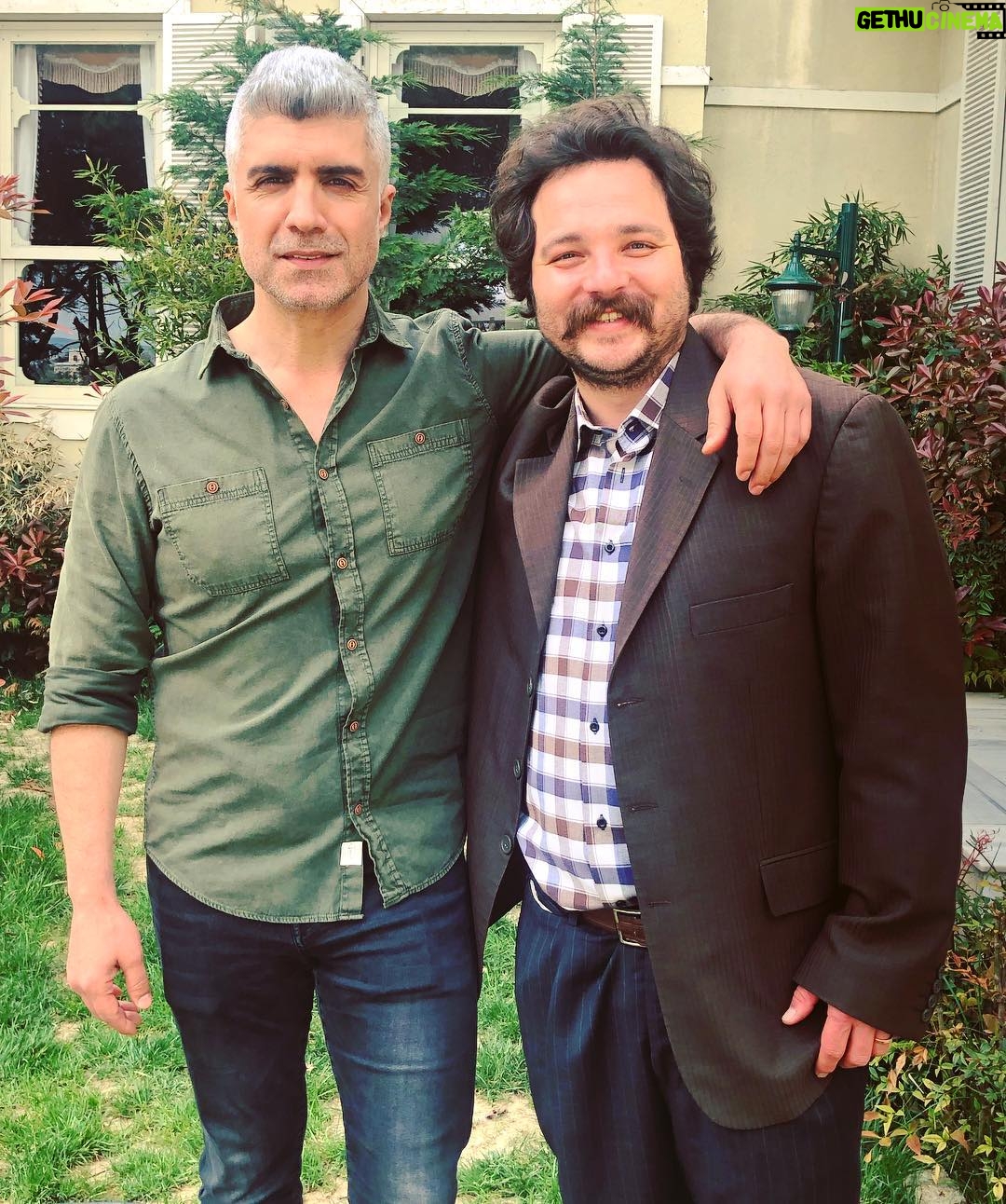 Muharrem Türkseven - 5.6K Likes - Boran şirketler grubu yönetim kurulu başkanı Faruk Boran ve Nazif 😂
@ozcandeniz
#istanbullugelin
#finaledoğru