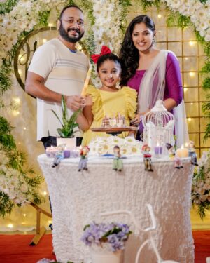 Muktha Instagram - Perfect Picture 👫👧🏻🧑‍🧑‍🧒
Our Princess 👸 

Thank you for the amazing surprise birthday party 🥳 . It is truly appreciated👏🏻🎂🎁
Thank you @hillsandhues @nichestays 
Photography 📸 @drone_pilot_