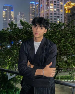 Munggaran Instagram - saran caption yang bagus buat tahun baru selain “new year, new me” dong……….