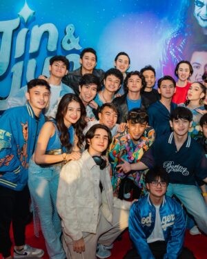 Munggaran Instagram - Blue night at Gala Premiere Jin & Jun! 19 April 2023 on Cinema!

Wardrobe: @khantikamdem @kamdem.official 
Stylist: @nacyaak 
Photographer: @snap.nuel 
MUA: @byeliciapj