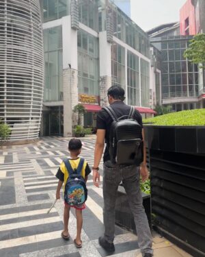 Munggaran Instagram - gak berasa udah 21 tahun jadi gemini, harapannya gak neko-neko, cuma pengen gemini dipandang baik sama masyarakat…….

atau minimal ganti zodiak lah.
