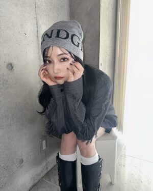 Murase Sae Instagram - #dailylook

ふぅ、、1日灼熱やった、、、🫠

8月の新作にはユニセックスアイテムは登場しないのですが、、💦9月からは続々と入ってくるので!!!!
メンズの皆さんにも展示会でたくさん楽しんでいただけると思います☺️👌🏻

unisex stripe shirt▶︎9月上旬発売
unisex knit beanie▶︎ 9月上旬発売
@andgeebee_official 

暑い日が続いて体力も奪われる中、心配事も増える日々ですがどうかみなさんが健康で元気で過ごせる事を願っています。
今日も、お疲れさまでした😌