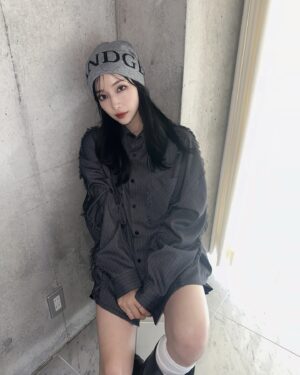 Murase Sae Instagram - #dailylook

ふぅ、、1日灼熱やった、、、🫠

8月の新作にはユニセックスアイテムは登場しないのですが、、💦9月からは続々と入ってくるので!!!!
メンズの皆さんにも展示会でたくさん楽しんでいただけると思います☺️👌🏻

unisex stripe shirt▶︎9月上旬発売
unisex knit beanie▶︎ 9月上旬発売
@andgeebee_official 

暑い日が続いて体力も奪われる中、心配事も増える日々ですがどうかみなさんが健康で元気で過ごせる事を願っています。
今日も、お疲れさまでした😌