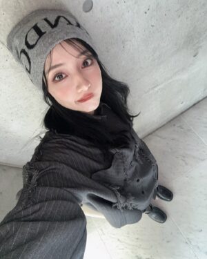 Murase Sae Instagram - #dailylook

ふぅ、、1日灼熱やった、、、🫠

8月の新作にはユニセックスアイテムは登場しないのですが、、💦9月からは続々と入ってくるので!!!!
メンズの皆さんにも展示会でたくさん楽しんでいただけると思います☺️👌🏻

unisex stripe shirt▶︎9月上旬発売
unisex knit beanie▶︎ 9月上旬発売
@andgeebee_official 

暑い日が続いて体力も奪われる中、心配事も増える日々ですがどうかみなさんが健康で元気で過ごせる事を願っています。
今日も、お疲れさまでした😌