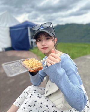 Murase Sae Instagram - #dailylook 弟を連れ回した🚗😀👌🏻　2人でドライブなのに、家族旅行の名残りで私はいつも後部座席に座っちゃう😹みんなも自分の指定の位置とかあるのかな??
⚠︎ご覧の雲行きの通り、この後大雨が降りました😃