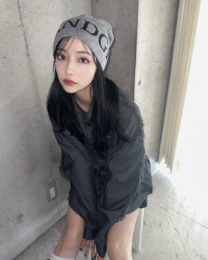 Murase Sae Instagram - #dailylook

ふぅ、、1日灼熱やった、、、🫠

8月の新作にはユニセックスアイテムは登場しないのですが、、💦9月からは続々と入ってくるので!!!!
メンズの皆さんにも展示会でたくさん楽しんでいただけると思います☺️👌🏻

unisex stripe shirt▶︎9月上旬発売
unisex knit beanie▶︎ 9月上旬発売
@andgeebee_official 

暑い日が続いて体力も奪われる中、心配事も増える日々ですがどうかみなさんが健康で元気で過ごせる事を願っています。
今日も、お疲れさまでした😌
