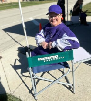 Murray Hill Instagram - BTS of Fred Rococo wearing lots of purple on set for @hbo season 3 of @bridgeteverett #somebodysomewhere 📺 Coming in 2024!! #showbiz #middleagedactor #ddhd #kstate