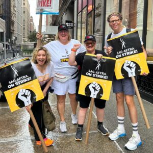 Murray Hill Instagram - The #SBSW crew out on the line today representing @sagaftra @wgaeast 🪧 If you know me, you know I love showbiz. I wanna get back at it but not until we get a fair contract that protects the workers ✊🏼 @jennifermudge @bridgeteverett @boomboomhiller TY for your support! We hope to be back on your screens soon! #sagaftra #union #hotstrikesummer