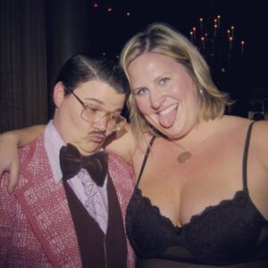 Murray Hill Instagram - This one right here. The #1 and only. It's quadruple threat @bridgeteverett and it's her day of birth 🎂 You can spend Sunday nite w/her on #somebodysomewhere @hbo @hbomax 📸 Photo circa 1979 when we were teenagers and I only wore polyester. #ddhd #bis #showbiz