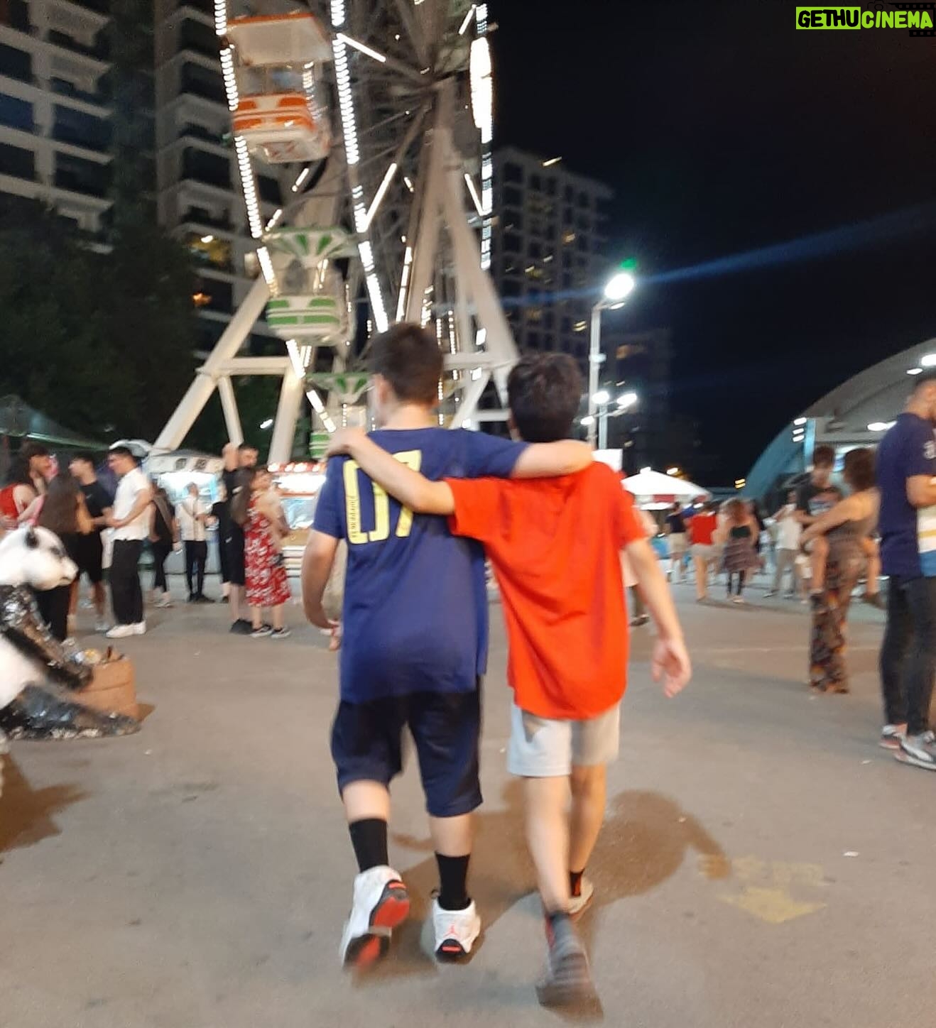 Mustafa Üstündağ - 12.1K Likes - Arkadaşlık iyidir.
