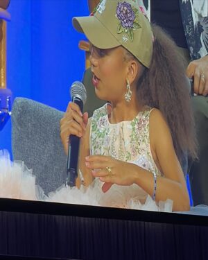 Mykal-Michelle Harris Instagram - And today was noooooo different from yesterday in having the most wonderful time with #disneyentertainment @disneyjr and @disneychannel at #d23. Thank you for everyone who took a moment to say hello, who took a pic or just said a kind word!  It meant so much!  The fans think we make their day but the truth is…they make ours so much brighter! 
Thank you to my team:
My stylist @thebradleystudio with a special shout to @maisonavaofficial what a beautiful 👗thank you! 💄by Ms Harper
.
.
#blessed #happy #joy #dreamingBig #kraisingkim #diseny #disneychannel #disneykid #ravenshome #AliceinthePalace #ariel #littlemermaid