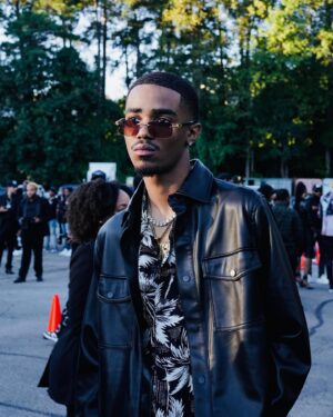 Myles Truitt Instagram - ༒𝐵𝑙𝑎𝑐𝑘 𝗼𝗻 𝘽𝙡𝙖𝙘𝙠𖨆