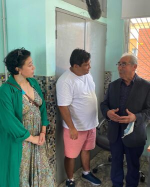 Nacho Pop Instagram - Quiero agradecer a @canal13cl por el tremendo programa El Lugar Donde Crecí. Realmente fue un recorrido al pasado muy emocionante. Gracias al equipo encabezado por @carla_borquez a la tremenda periodista @amanda_jsp al gigante @rubenmoralesp @yerko_castillo_ son tremendos profesionales!!! También a mi querida Roxana @chinita2409 que se pasó en el recorrido por el colegio, gracias por su cariño!!!