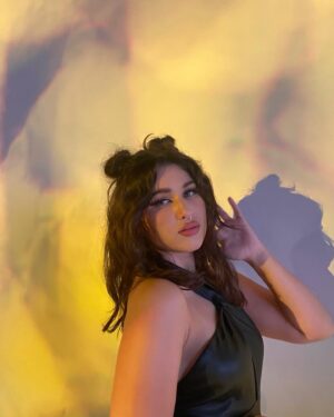 Nadia Al Saidi Instagram - Sigo enamorada de este look❤️‍🩹