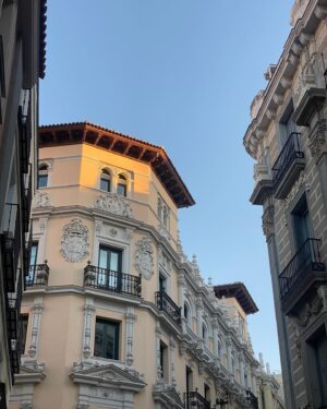 Nadia Al Saidi Instagram - 1. Madrid, madriz para los amigos
2. Estos pantalones son gigantes
3. @edumalet graacias🌹
4. Menos mal que me peinan
5. En el coche con lluvia
6. La mano de sonia
7. Todo lo contrario al 2 
8. Segunda vez que me las compro, amo
9. Rodando con mucho frío 
10. Soy la única que jugaba a los sims 2 en la nintendo?