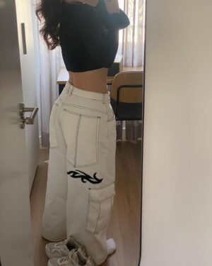 Nadia Al Saidi Instagram - 1. Madrid, madriz para los amigos
2. Estos pantalones son gigantes
3. @edumalet graacias🌹
4. Menos mal que me peinan
5. En el coche con lluvia
6. La mano de sonia
7. Todo lo contrario al 2 
8. Segunda vez que me las compro, amo
9. Rodando con mucho frío 
10. Soy la única que jugaba a los sims 2 en la nintendo?