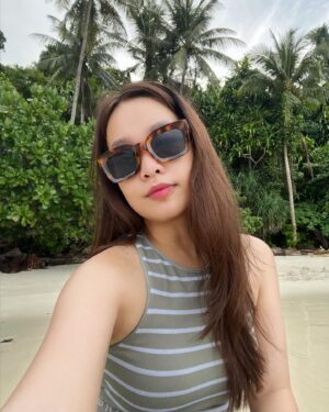 Nadila Wantari Instagram - more beaches 🌊