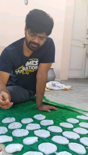 Nagabhushana N S Instagram - ಸಂಡಿಗೆ ತಟ್ಟುವ ಕಾರ್ಯಕ್ರಮ. ತಟ್ಟಿದ್ದೇ ತಟ್ಟಿದ್ದು, ಆಮೇಲೆ ಕಪಿಗಳ ಕಾದಿದ್ದೇ ಕಾದಿದ್ದು. #MyVacationAtHome
