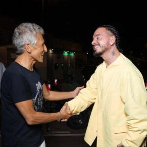 Nagui Instagram - Great pleasure to meet @jbalvin @viproomsainttropez let’s do @taratataofficiel together #music #live ✨👊🏻