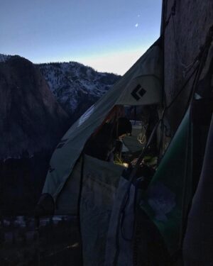 Nalle Hukkataival Instagram - Dawn Wall 🔦 @blackdiamond @lasportivagram