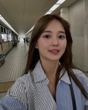Nam Bo-ra Instagram - 동생들이 시켜준 효도여행🩷 
10년 전엔 내가 애들 데리고 여행갔었는데
이제 다 커서 언니 여행도 시켜주고😍
멋있눈 동생들❣️

고마워~!
정말 행복했지 뭐야😆💕
