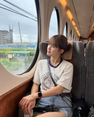 Nam Bo-ra Instagram - 동생들이 시켜준 효도여행🩷 
10년 전엔 내가 애들 데리고 여행갔었는데
이제 다 커서 언니 여행도 시켜주고😍
멋있눈 동생들❣️

고마워~!
정말 행복했지 뭐야😆💕