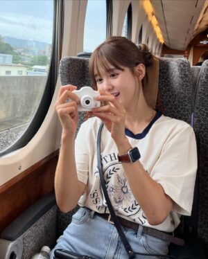 Nam Bo-ra Instagram - 동생들이 시켜준 효도여행🩷 
10년 전엔 내가 애들 데리고 여행갔었는데
이제 다 커서 언니 여행도 시켜주고😍
멋있눈 동생들❣️

고마워~!
정말 행복했지 뭐야😆💕