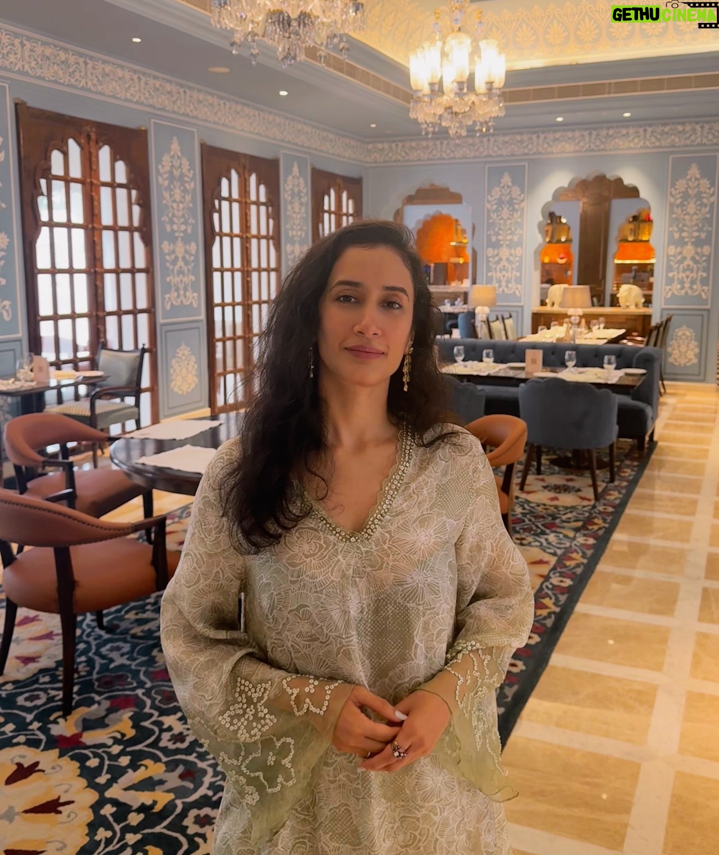 Namita Dubey - 36.7K Likes - A dip, a stroll, some searing clarity in the air & just unlaboured foliage all around. What more🦚 can I want!
Host and palatial Home @mementosbyitchotels_jaipur ✨
PR @khyathisolutions ✨
#hosted