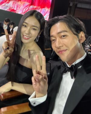 Namkoong Min Instagram - 소감짧게한다고
@eunjin___a 길채낭자를 빼먹었소
정말 고마웠소 덕분이오🙋🏻‍♂️