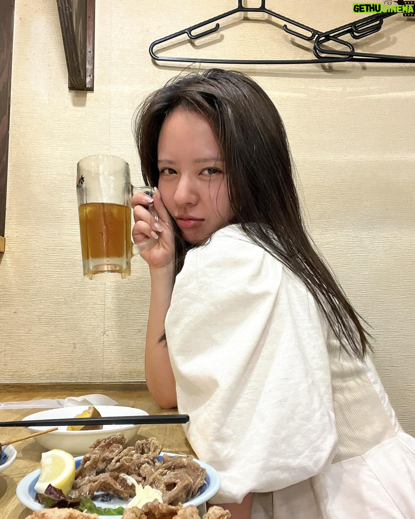 Nana Yamada - 9.4K Likes - ずっとこの歌聴いてる🥲🎧すき。
今日はお家のお掃除して、打ち合わせして、
ゆきこまをトリミングに連れてってお仕事して、
夜ご飯は作るのお休みしてさくっと1杯だけお酒のんで、
お家でYouTubeみて推し活してパワーチャージして
これからまたお家でお仕事がんばる1日です☺️♡
がんばるぞ〜〜☺️🍃